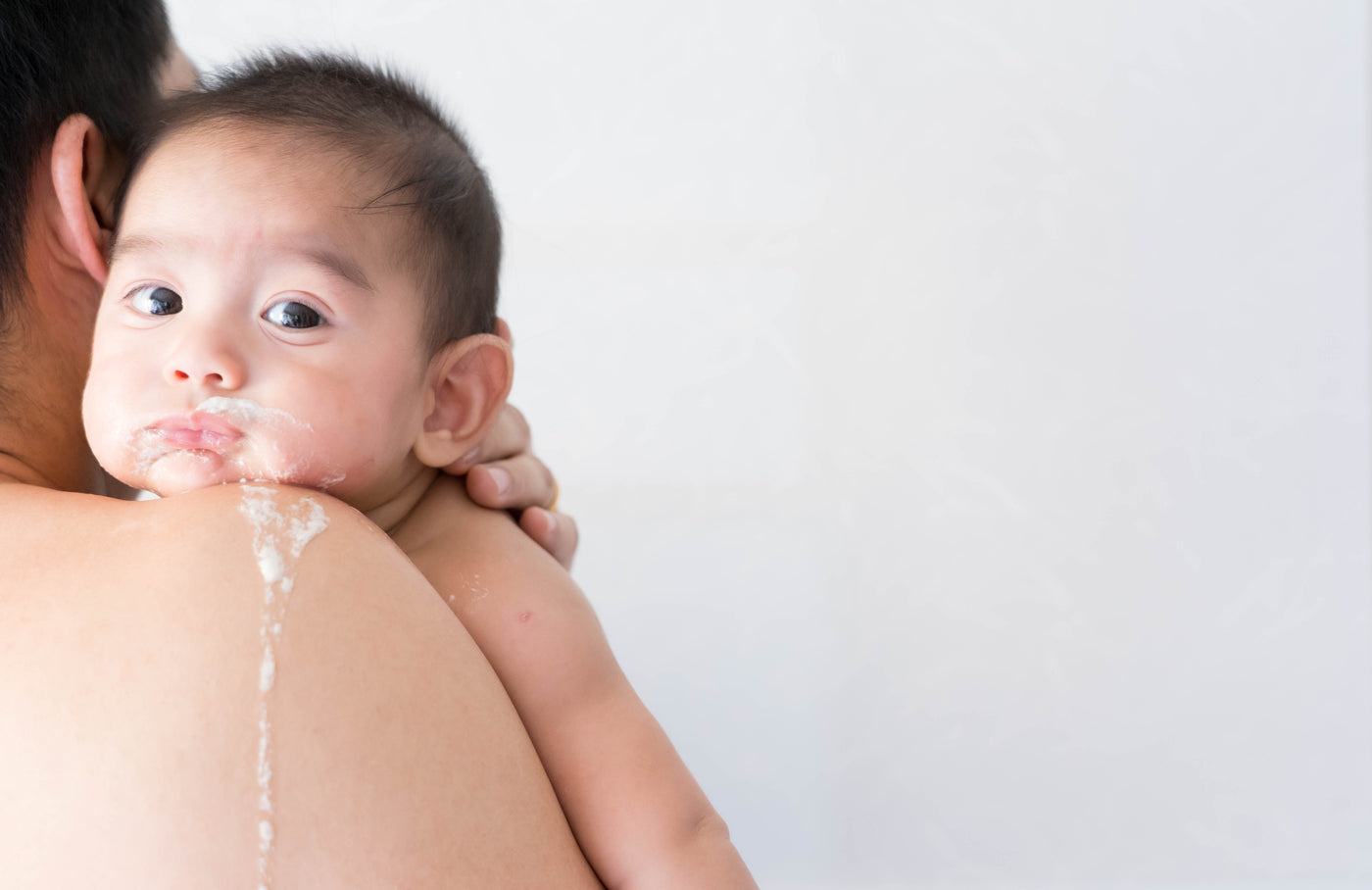Reflux / Spugen: Mijn Baby geeft melk terug, wat nu?